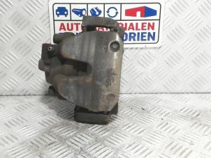 Gebruikte Remklauw (Tang) links-voor Opel Corsa E 1.0 SIDI Turbo 12V Prijs € 25,00 Margeregeling aangeboden door Automaterialen Ronald Morien B.V.