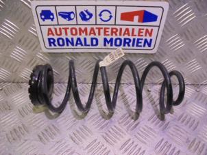Gebruikte Veerschroef achter Opel Karl 1.0 12V Prijs € 25,00 Margeregeling aangeboden door Automaterialen Ronald Morien B.V.