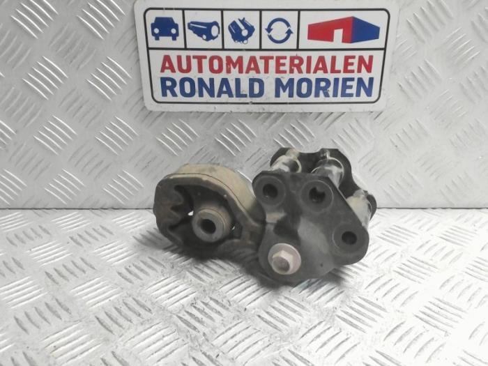 Gebruikte Motorsteun Mazda 3 (BM/BN) 2.0 SkyActiv-G 120 16V Prijs € 75,00 Margeregeling aangeboden door Automaterialen Ronald Morien B.V.