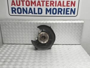 Gebruikte Fusee rechts-achter Mazda 3 (BM/BN) 2.0 SkyActiv-G 120 16V Prijs € 175,00 Margeregeling aangeboden door Automaterialen Ronald Morien B.V.