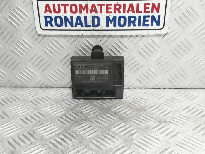 Gebruikte Deur module Audi A6 Avant (C6) 2.7 TDI V6 24V Prijs € 25,00 Margeregeling aangeboden door Automaterialen Ronald Morien B.V.