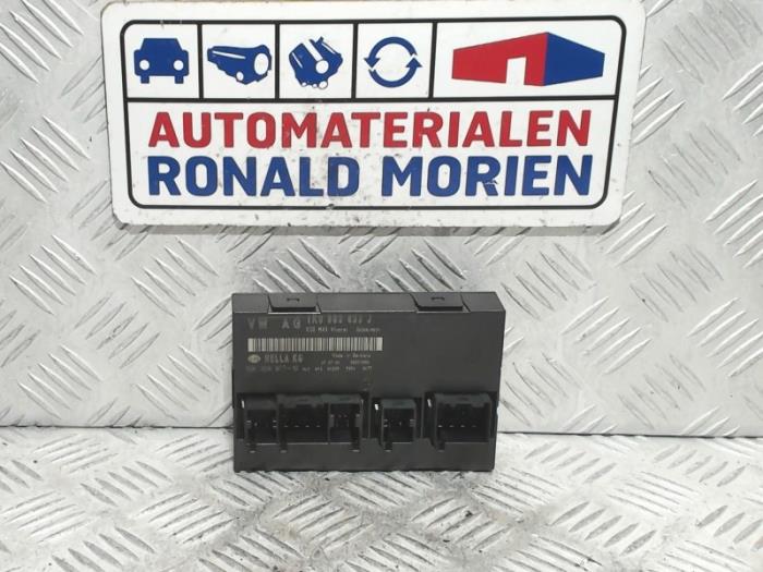 Gebruikte BCM Volkswagen Golf V 4Motion (1K1) 2.0 TDI 16V Prijs € 45,00 Margeregeling aangeboden door Automaterialen Ronald Morien B.V.