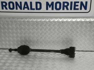 Gebruikte Steekas links-achter Volkswagen Golf V 4Motion (1K1) 2.0 TDI 16V Prijs € 25,00 Margeregeling aangeboden door Automaterialen Ronald Morien B.V.