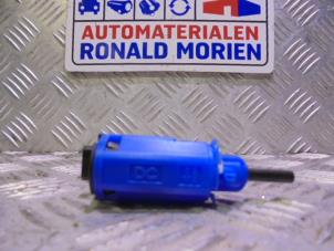 Gebruikte Koppeling schakelaar Renault Captur (2R) 0.9 Energy TCE 12V Prijs € 10,00 Margeregeling aangeboden door Automaterialen Ronald Morien B.V.