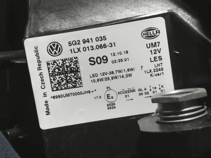 Linker Koplamp van een Volkswagen Golf VII (AUA) 2.0 GTD 16V 2019
