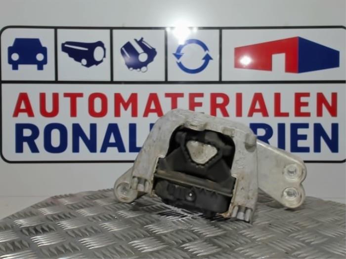 Gebruikte Motorrubber Volkswagen Jetta IV (162/16A) 1.4 TSI Hybrid 16V Prijs € 29,00 Inclusief btw aangeboden door Automaterialen Ronald Morien B.V.