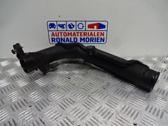 Gebruikte Intercooler Buis Volkswagen Passat (362) 2.0 TDI 16V 177 Prijs € 25,00 Margeregeling aangeboden door Automaterialen Ronald Morien B.V.