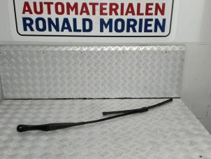 Gebruikte Ruitenwisserarm voor Audi A8 Prijs € 30,00 Inclusief btw aangeboden door Automaterialen Ronald Morien B.V.