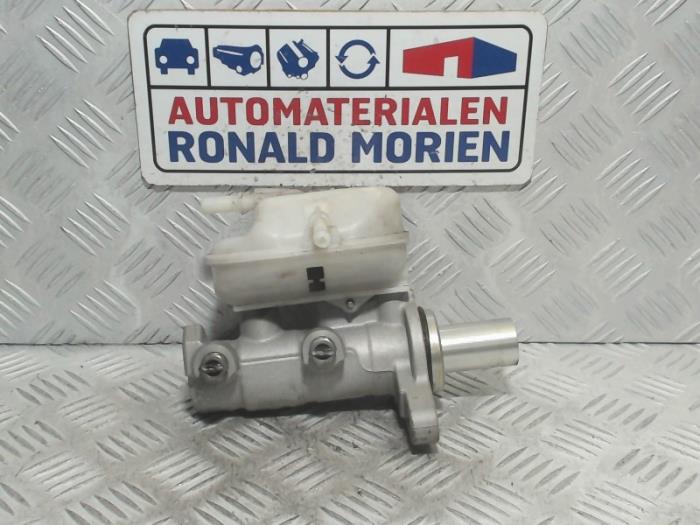 Gebruikte Hoofdremcilinder Ford Transit Custom 2.2 TDCi 16V Prijs € 45,00 Margeregeling aangeboden door Automaterialen Ronald Morien B.V.