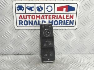 Gebruikte Ruit schakelaar elektrisch Mercedes E Estate (S212) E-250 CDI 16V BlueEfficiency Prijs € 39,00 Margeregeling aangeboden door Automaterialen Ronald Morien B.V.