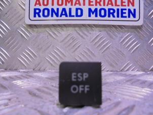 Gebruikte ESP Schakelaar Volkswagen Golf VI (5K1) 1.4 TSI 160 16V Prijs € 5,00 Margeregeling aangeboden door Automaterialen Ronald Morien B.V.