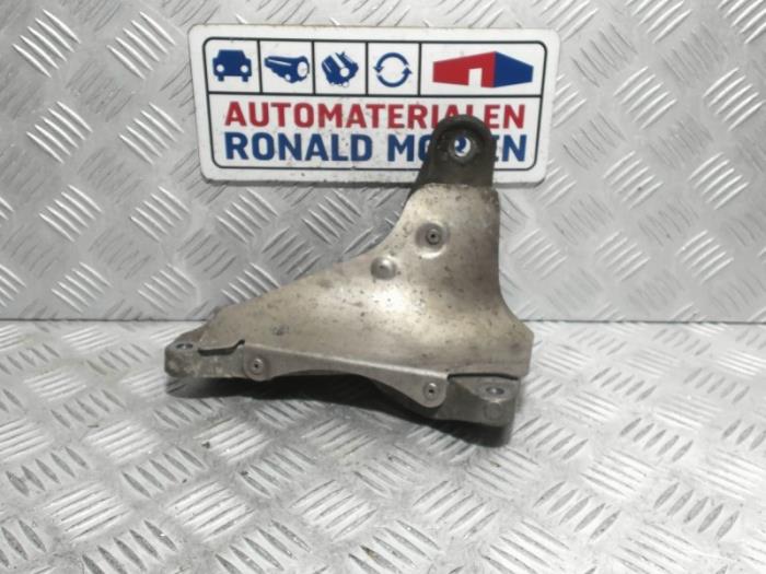 Gebruikte Motorrubber BMW M3 (E92) 4.0 V8 32V Prijs € 25,00 Margeregeling aangeboden door Automaterialen Ronald Morien B.V.