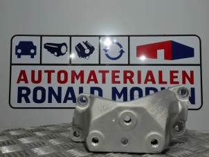 Nieuwe Versnellingsbak Steun Volkswagen Golf VIII (CD1) 2.0 TDI BlueMotion 16V Prijs € 29,00 Inclusief btw aangeboden door Automaterialen Ronald Morien B.V.