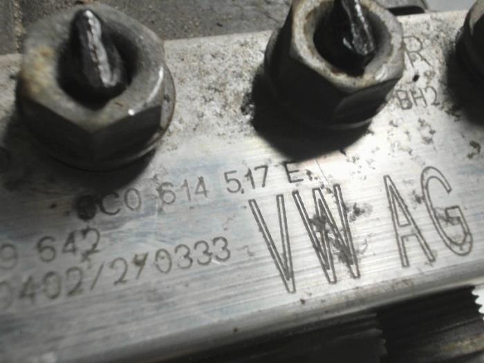 ABS Pomp van een Volkswagen Polo V (6R) 1.2 TSI 16V BlueMotion Technology 2014