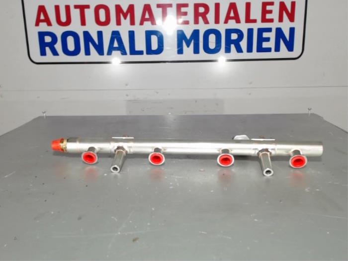 Nieuwe Common rail (Injectie) Volkswagen Golf VII (AUA) 2.0 R 4Motion 16V Prijs € 54,99 Inclusief btw aangeboden door Automaterialen Ronald Morien B.V.