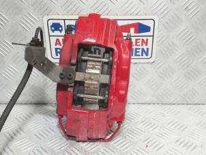 Gebruikte Remklauw (Tang) links-voor Maserati Ghibli III 3.0 Biturbo V6 24V Prijs € 195,00 Margeregeling aangeboden door Automaterialen Ronald Morien B.V.