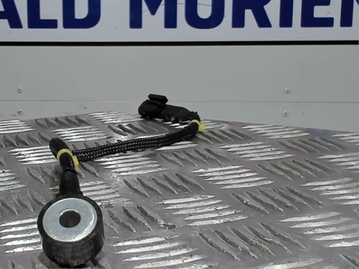 Pingelsensor van een Mercedes-Benz C (R205) C-180 1.6 16V 2020