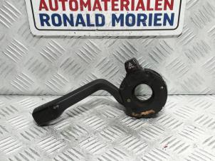 Gebruikte Pinker Schakelaar Volkswagen Corrado 2.8 VR6 Prijs € 29,00 Margeregeling aangeboden door Automaterialen Ronald Morien B.V.