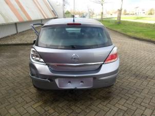 Gebruikte Achterklep Opel Astra H (L48) 1.6 16V Twinport Prijs € 50,00 Margeregeling aangeboden door Automaterialen Ronald Morien B.V.