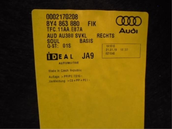 Bekleding bagageruimte van een Audi A3 Sportback (8YA) 2.0 30 TDI 16V 2021