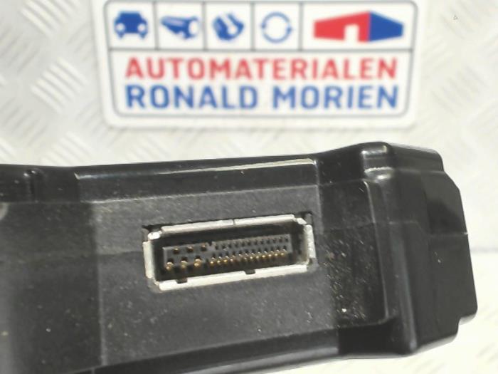USB module van een Volkswagen Passat CC (357) 2.0 TDI 16V 140 2015