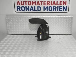 Gebruikte Armleuning Skoda Octavia Combi (5EAC) 1.6 TDI GreenTec 16V Prijs € 65,00 Margeregeling aangeboden door Automaterialen Ronald Morien B.V.