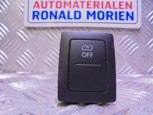 Gebruikte Schakelaar Volkswagen Transporter T5 2.0 BiTDI DRF Prijs € 9,00 Margeregeling aangeboden door Automaterialen Ronald Morien B.V.