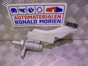 Gebruikte Hoofdremcilinder BMW i3 (I01) i3 120Ah Prijs € 175,45 Inclusief btw aangeboden door Automaterialen Ronald Morien B.V.