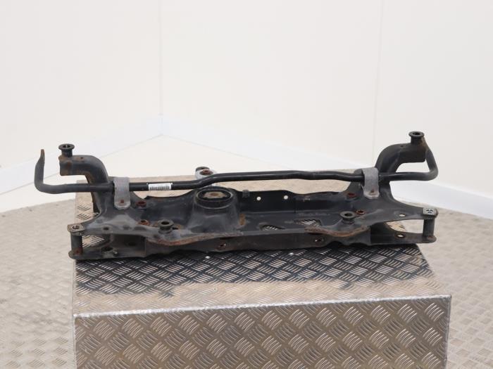 Gebruikte Subframe Volkswagen Jetta IV (162/16A) 1.4 TSI Hybrid 16V Prijs € 125,00 Margeregeling aangeboden door Automaterialen Ronald Morien B.V.