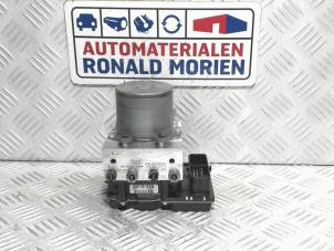 Gebruikte ABS Pomp Landrover Range Rover Sport (LS) 3.0 S TDV6 Prijs € 195,00 Margeregeling aangeboden door Automaterialen Ronald Morien B.V.