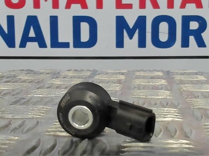 Pingelsensor van een Renault Megane IV (RFBB) 1.2 Energy TCE 130 2020