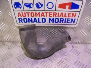 Gebruikte Intercooler Buis Landrover Range Rover Sport (LS) 3.0 S TDV6 Prijs € 29,00 Margeregeling aangeboden door Automaterialen Ronald Morien B.V.