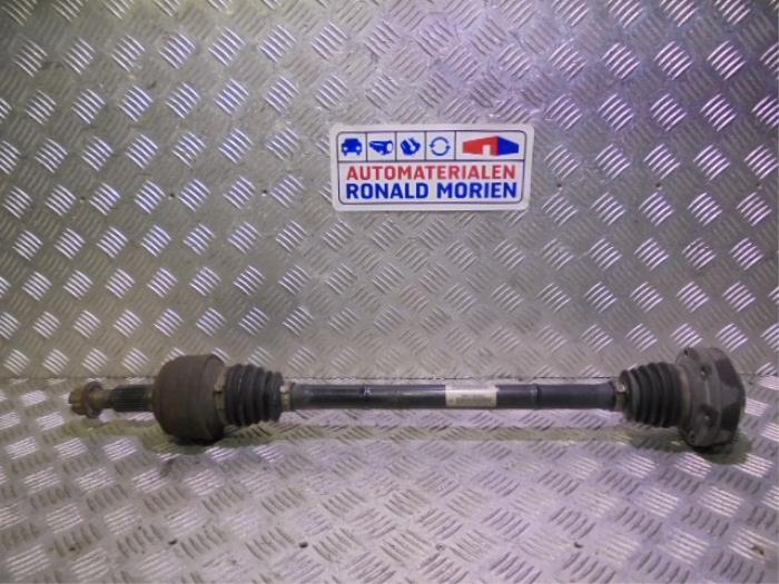Gebruikte Aandrijfas rechts-achter Volkswagen Touareg (7LA/7L6) 3.6 V6 24V FSI Prijs € 30,00 Margeregeling aangeboden door Automaterialen Ronald Morien B.V.