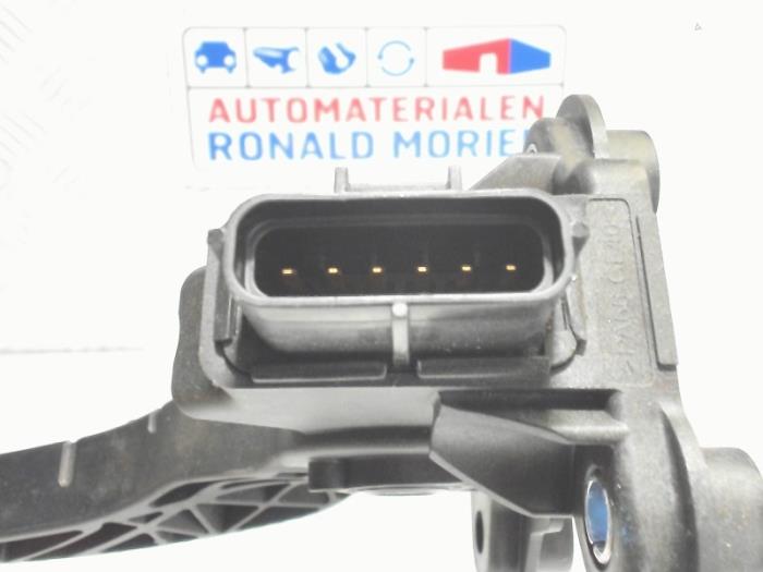 Gaspedaal van een Peugeot iOn iOn 2011