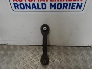 Gebruikte Draagarm boven rechts-achter BMW 3 serie (E90) 320i 16V Prijs € 25,00 Margeregeling aangeboden door Automaterialen Ronald Morien B.V.