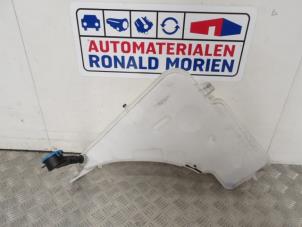 Gebruikte Ruitensproeiertank voor BMW 1 serie (F20) 118i 1.5 TwinPower 12V Van Prijs € 25,00 Inclusief btw aangeboden door Automaterialen Ronald Morien B.V.