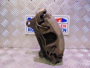 Gebruikte Remklauw (Tang) rechts-voor Volkswagen Golf V (1K1) 1.4 GT 16V Prijs € 19,00 Margeregeling aangeboden door Automaterialen Ronald Morien B.V.