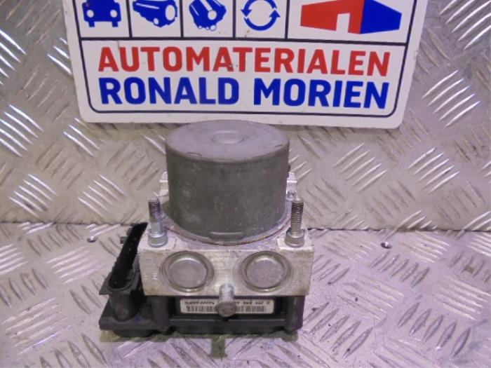 Gebruikte ABS Pomp Toyota Aygo (B10) 1.4 HDI Prijs € 35,00 Margeregeling aangeboden door Automaterialen Ronald Morien B.V.