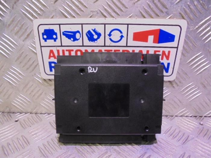 Computer Body Control van een Volkswagen Phaeton (3D) 3.2 V6 30V 4Motion 2004