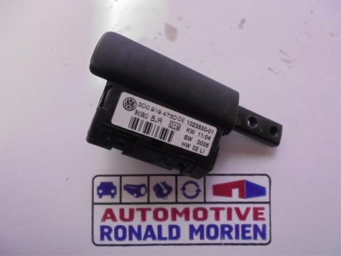 Gebruikte Display Interieur Volkswagen Phaeton (3D) 3.2 V6 30V 4Motion Prijs € 35,00 Margeregeling aangeboden door Automaterialen Ronald Morien B.V.