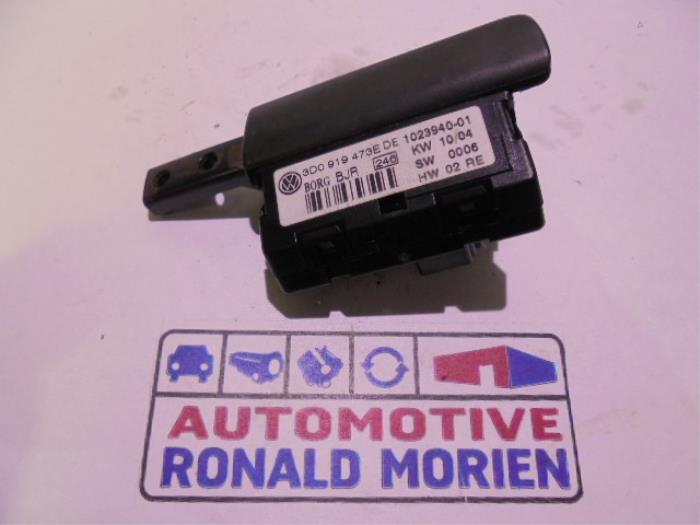 Gebruikte Display Interieur Volkswagen Phaeton (3D) 3.2 V6 30V 4Motion Prijs € 35,00 Margeregeling aangeboden door Automaterialen Ronald Morien B.V.