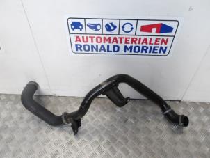 Gebruikte Intercooler Buis Volvo V50 (MW) 1.6 D2 16V Prijs € 45,00 Margeregeling aangeboden door Automaterialen Ronald Morien B.V.