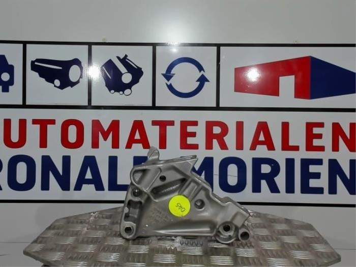 Nieuwe Motorrubber Volkswagen Golf VIII Variant (GC5) 2.0 TDI BlueMotion 16V Prijs € 25,00 Inclusief btw aangeboden door Automaterialen Ronald Morien B.V.