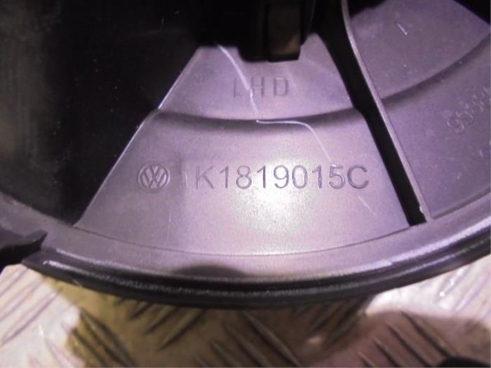Chaufage Ventilatiemotor van een Volkswagen Golf VI Variant (AJ5/1KA) 1.6 TDI 16V 105 2011