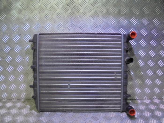 Gebruikte Radiateur Volkswagen Fox (5Z) 1.2 Prijs € 30,00 Margeregeling aangeboden door Automaterialen Ronald Morien B.V.