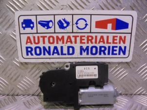Gebruikte Schuifdak Motor Opel Meriva 1.4 Turbo 16V ecoFLEX Prijs € 45,00 Margeregeling aangeboden door Automaterialen Ronald Morien B.V.