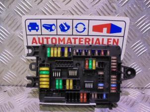Gebruikte Zekeringkast BMW 1 serie (F20) M135i 3.0 24V Prijs € 30,00 Margeregeling aangeboden door Automaterialen Ronald Morien B.V.