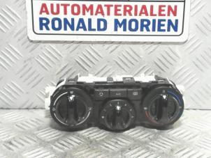 Gebruikte Chaufage Bedieningspaneel Peugeot 208 I (CA/CC/CK/CL) 1.6 Blue HDi 75 Prijs € 29,00 Margeregeling aangeboden door Automaterialen Ronald Morien B.V.
