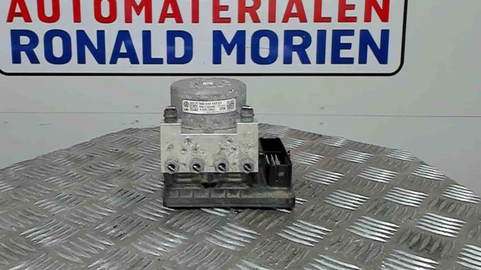 Gebruikte ABS Pomp Volkswagen Passat (3G2) 1.6 TDI 16V Prijs € 320,65 Inclusief btw aangeboden door Automaterialen Ronald Morien B.V.