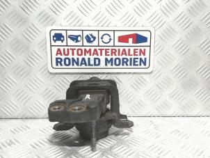 Gebruikte Motorsteun Peugeot 108 1.0 12V Prijs € 89,00 Margeregeling aangeboden door Automaterialen Ronald Morien B.V.